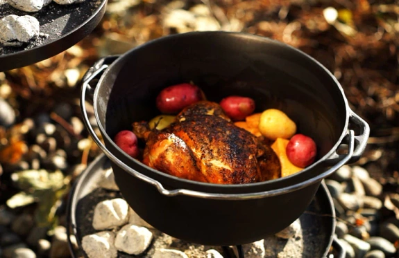 Lightweight GSI Outdoors Litecast Dutch Oven - 6,6L